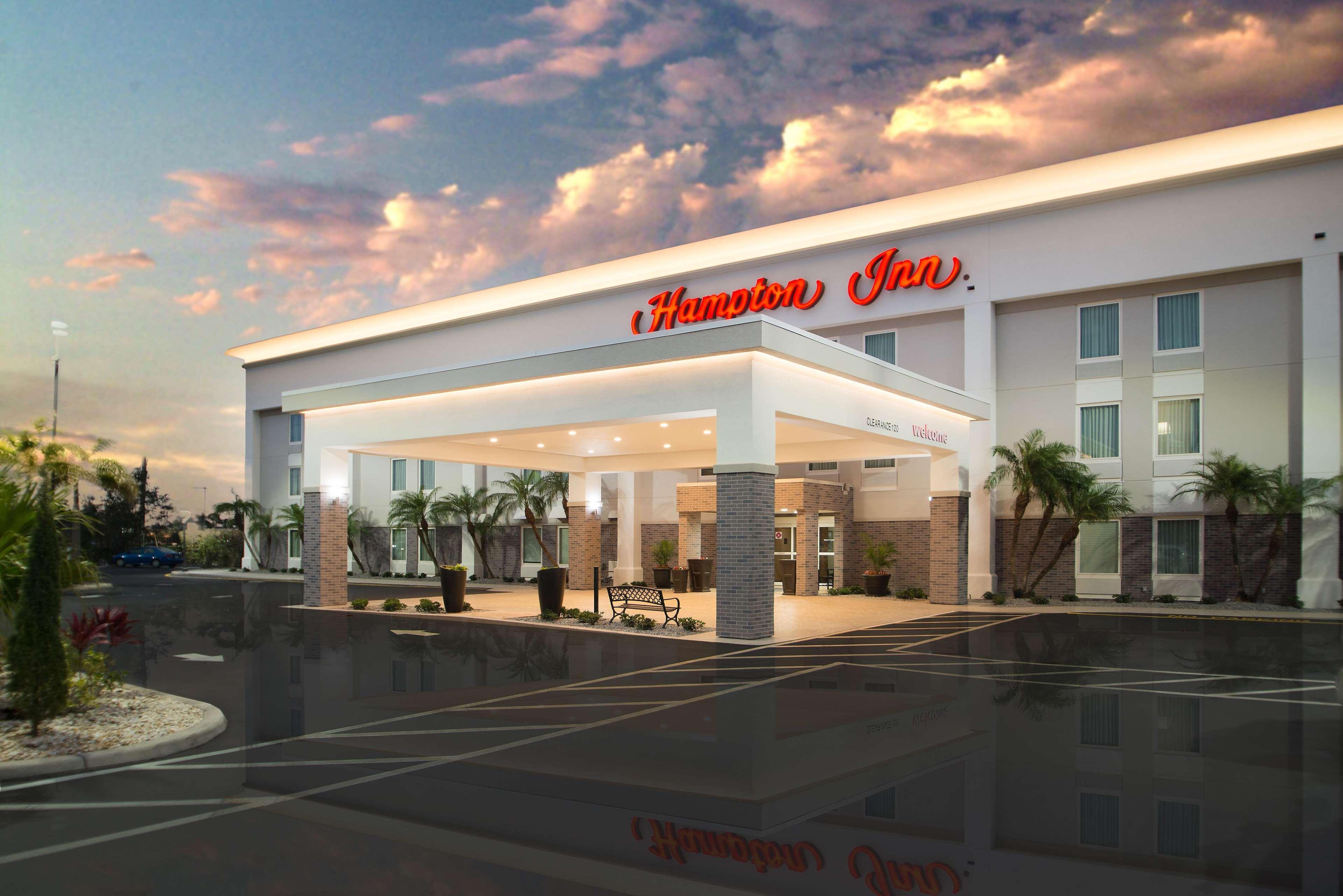 Hampton Inn Port Charlotte Exterior photo