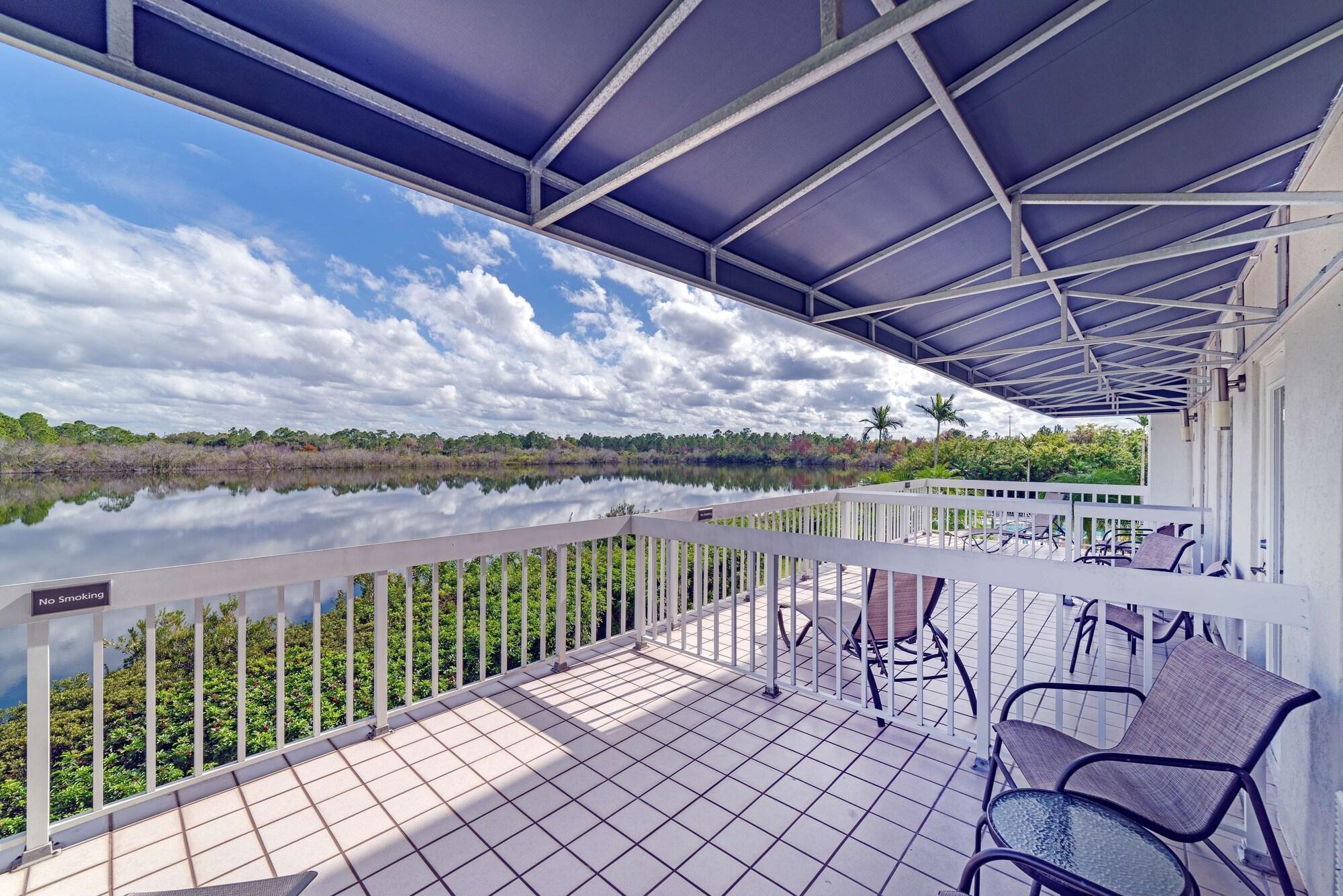 Hampton Inn Port Charlotte Exterior photo