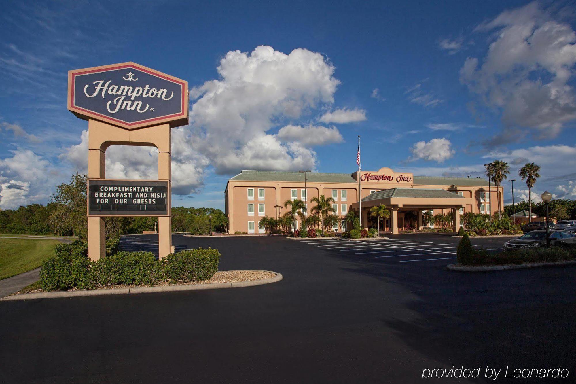 Hampton Inn Port Charlotte Exterior photo